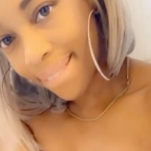 Meet your Posher, Kimleeta